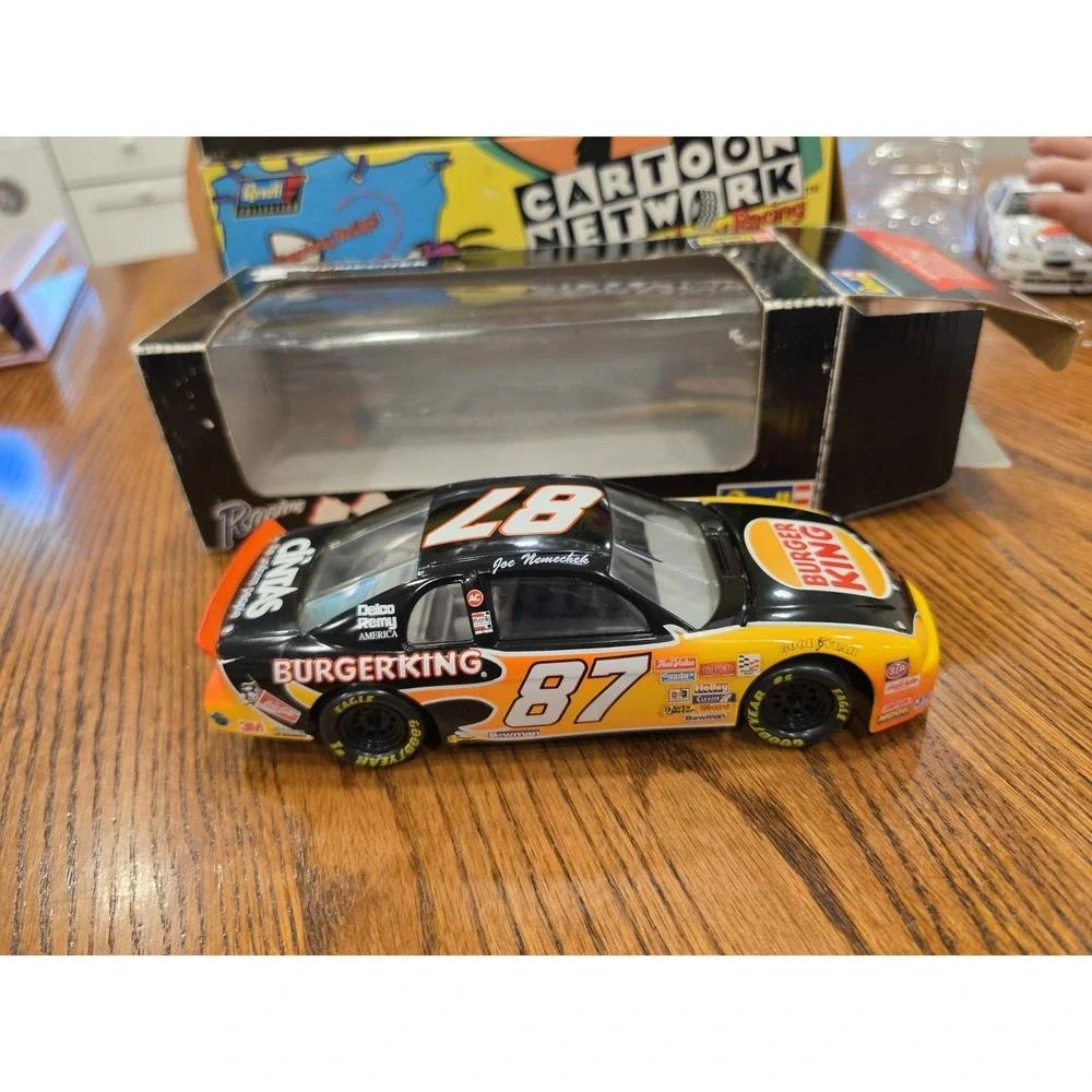 Revell 3443 Joe Nemechek #87 Burger King Diecast Chevy 1996 NASCAR 1:24 Racing